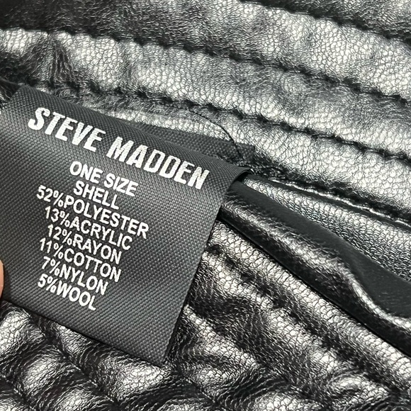 New - Steve Madden Reversible Plaid and Black Bucket Hat